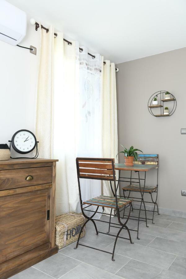 Chambre D'Hotes Du Charme Provencal Senas Ngoại thất bức ảnh