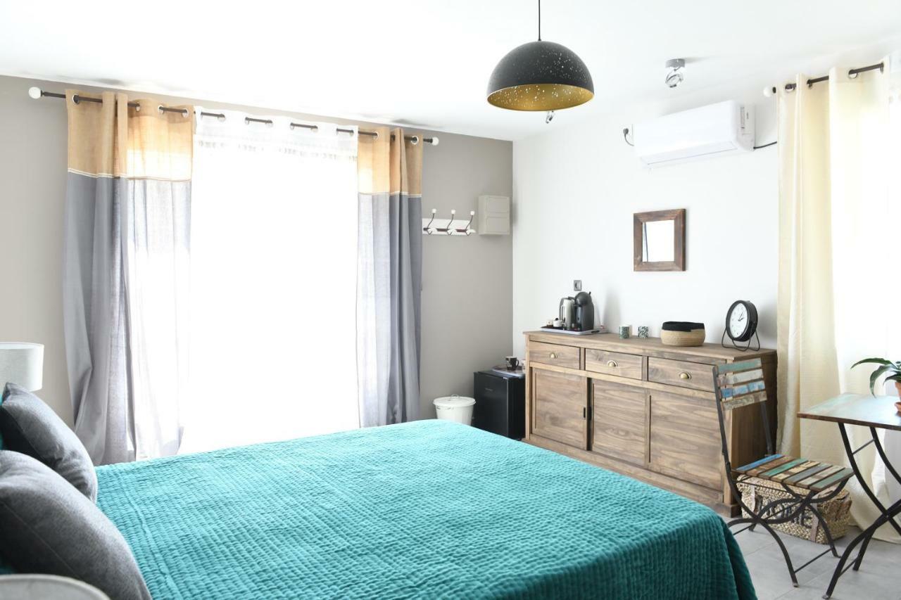 Chambre D'Hotes Du Charme Provencal Senas Ngoại thất bức ảnh
